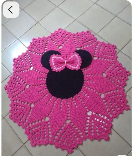 Tapete crochê Minie rosa- linha EuroRoma