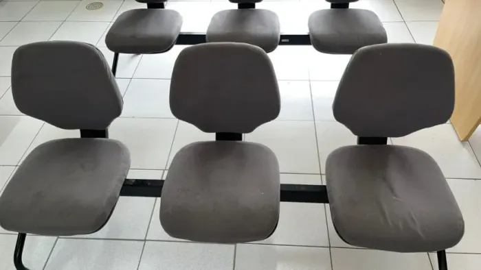 Conjunto de cadeiras tipo auditório - 15 lugares