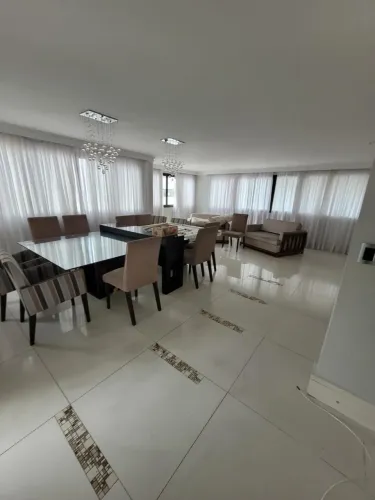 Mesa de jantar 12 lugares