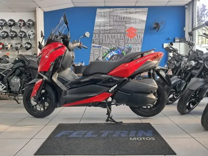 YAMAHA XMAX ABS