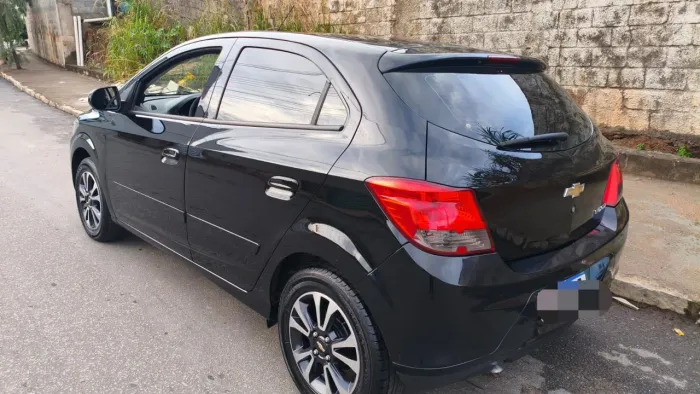 Chevrolet Onix Hatch LTZ 1.4 8V Flex Power Aut. 4P 2015