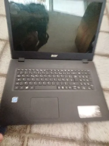 Notebook quebrado para retirada de peças