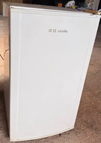 Frigobar electrolux 