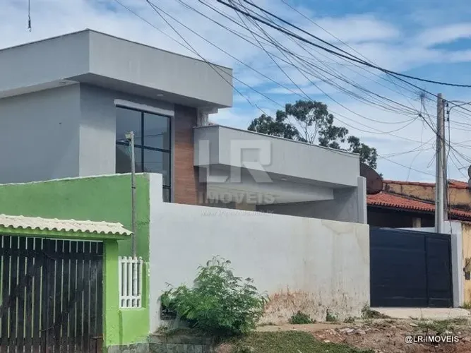Casa Contemporânea com Pé-Direito Duplo e Área Gourmet Próximo à Orla *CN06