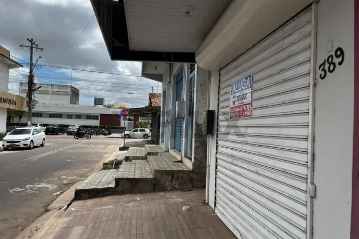 PONTO COMERCIAL COM VITRINE