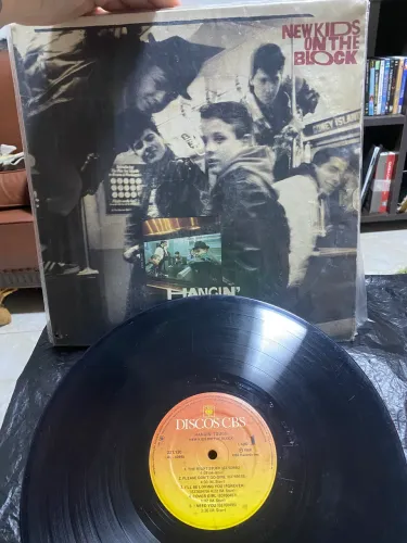 New Kis on The Black Hangin' Tough vinil LP