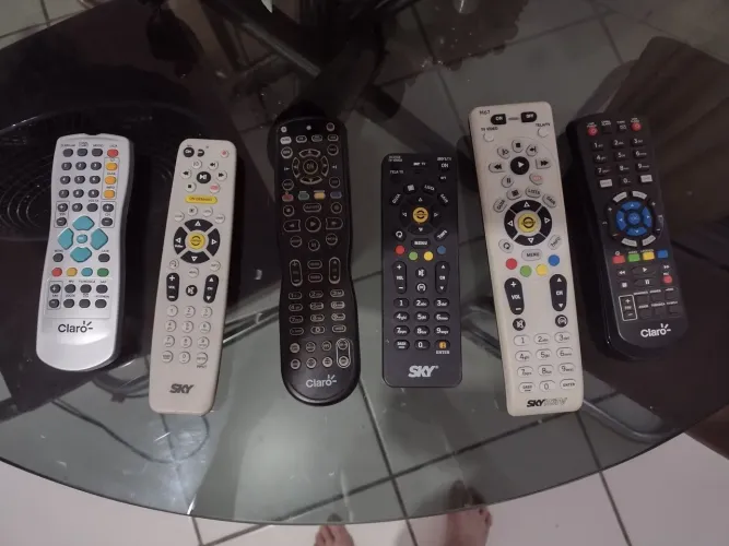 Controle remoto semi novos. 