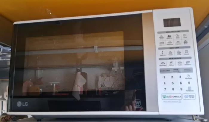 ? Micro-ondas LG 30 Litros EasyClean (127V) - Excelente Estado!