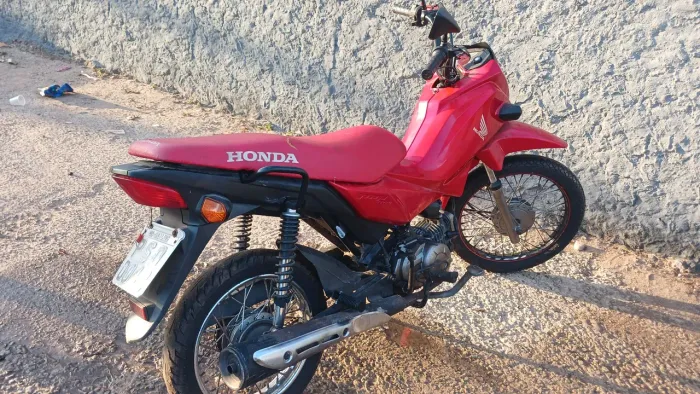 Vendo esta moto , único dono desde que saiu da loja, em ótimo estado de conservação
