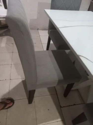 Mesa de seis cadeiras