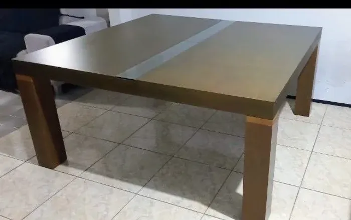 Vendo Mesa de jantar 8 lugares 1,60m x 1,60m