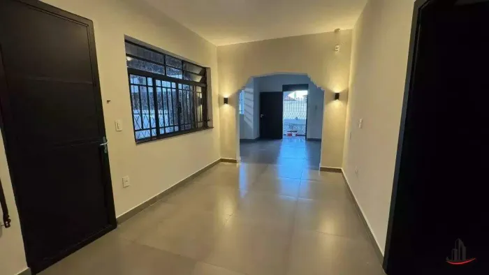 Casa a venda no centro de Uberaba com 3 Suítes e varanda gourmet