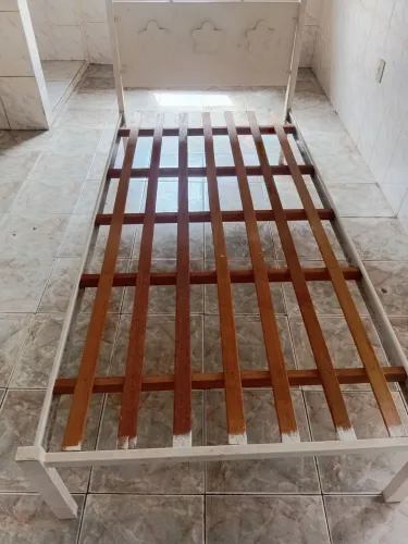 Cama de solteiro de metalon
