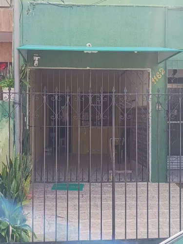 Toldo em lona medindo 2,80x1,5