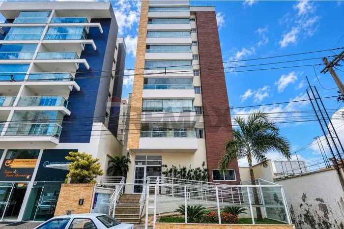 Apartamento para locação no Estrela Sul 3 quartos, suíte, elevador e garagem