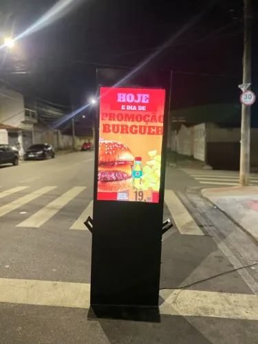Totem de Comunicação Visual