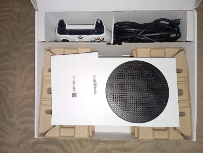 Xbox série S (SSD 512gb) semi novo