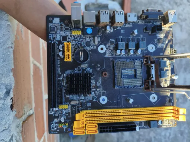 Placa mãe boa LGA 1156