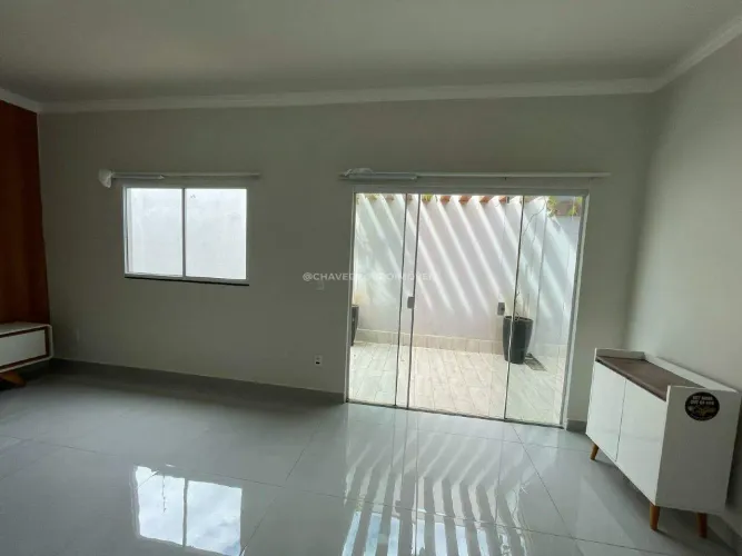 Casa para aluguel, 3 quartos, 1 suíte, 2 vagas, Loteamento Petrópolis - Uberaba/MG