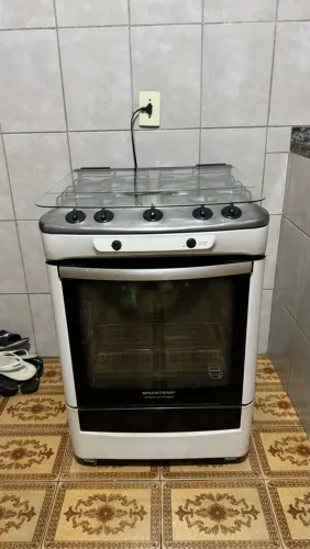 Vende se um fogão