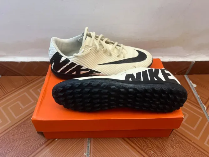 Chuteira Nike Mercurial