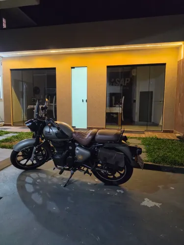 Classic 350cc prata cheia de acessórios 