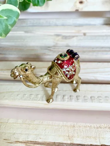 Porta joia / escultura camelo dourado comprado em Dubai