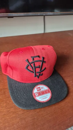 Boné Vitória New era ajustável