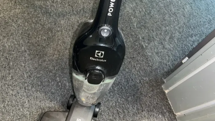 Aspirador Vertical Electrolux STK12 2 em 1 220V, 30% OF