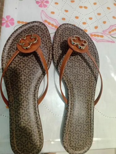 Sandália Capodarte nova