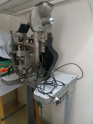 Ilhoseira semi automática / pneumática 