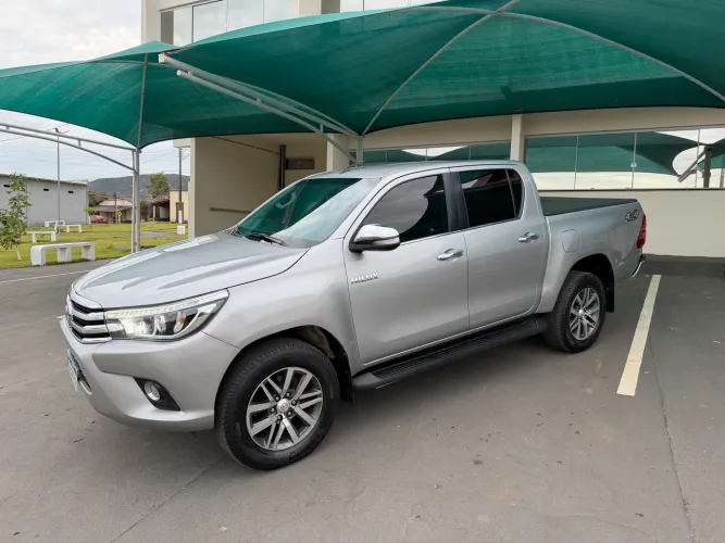 Toyota Hilux CD SRX 4X4 2.8 TDI 16V Diesel Aut. 2016