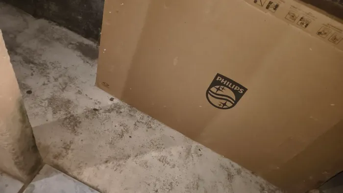 Tv com tela perfeita mais sem componente internos led morto resto funciona tudo não envio