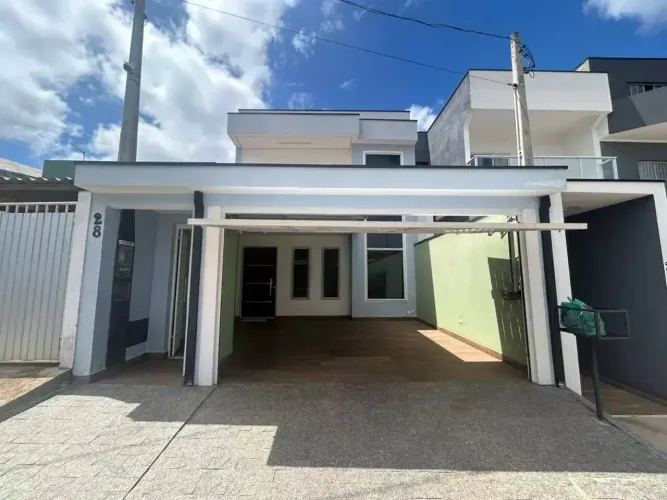 Casa á venda no interior de São Paulo