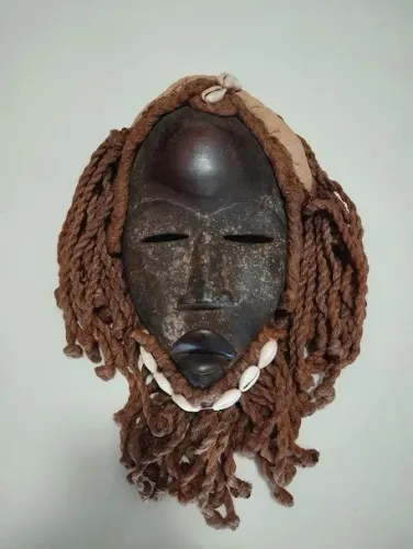 Máscara africana Dan originário da Costa do Marfim e Libéria
