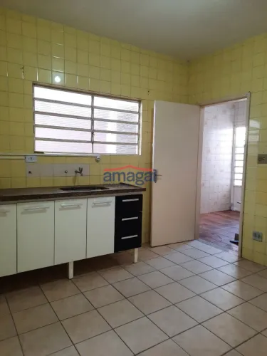 Ótima casa com 2 dormitórios no Jardim São José
