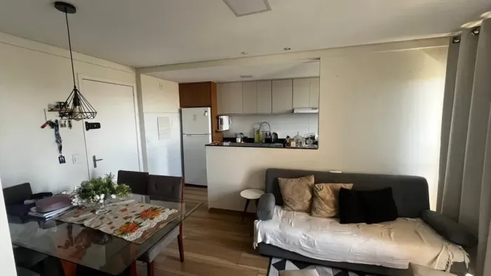 QN 408! Reformado Apto de 2 quartos c/Varanda Vista livre Andar Alto. Aceita financiamento