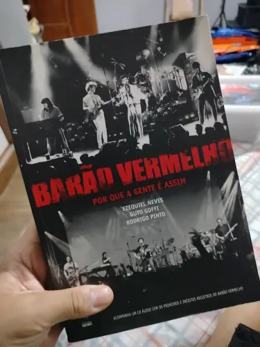 Livro da banda barão vermelho, incluso cd
