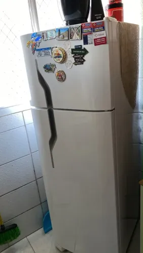 Vende-se geladeira eletrolux