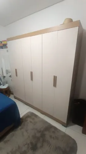 Guarda roupa novo