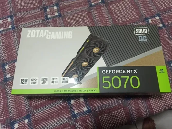 RTX 5070 Zotac Gaming SOLID OC 12GB GDDR7 Triple Fan
