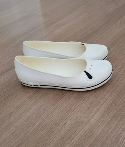 Crocs 39