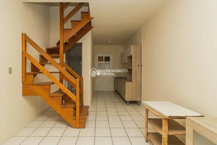 Casa em condomínio à venda no bairro Protásio Alves com 83 m² e 2 dormitórios.