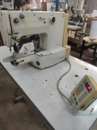 Maquina de Costura travete eletrônico