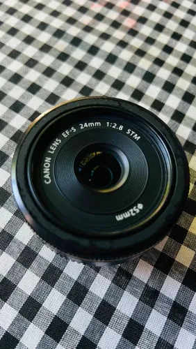 Lente Canon 24mm f/2.8 STM Pancake - super nítida