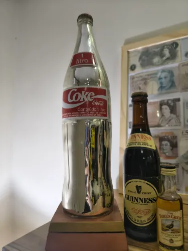 Garrafa grande Coca cola cromado anos 80