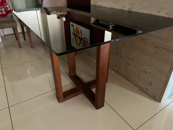 Mesa com tampa de vidro preto 120 x 95cm