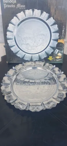 Vendo bandeja Pratinox vintage, feita de aço inoxidável 18/8