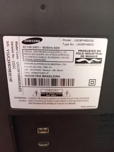 TV Samsung 40" modelo UN39FH5003G liga normalmente funciona, tela quebrada, retirada peças