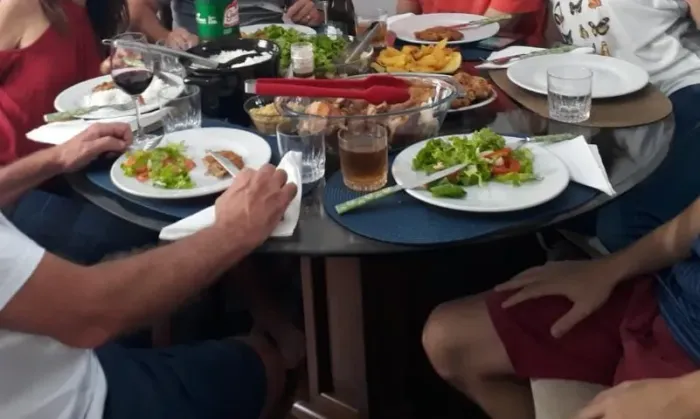 Mesa de jantar redonda mais rack